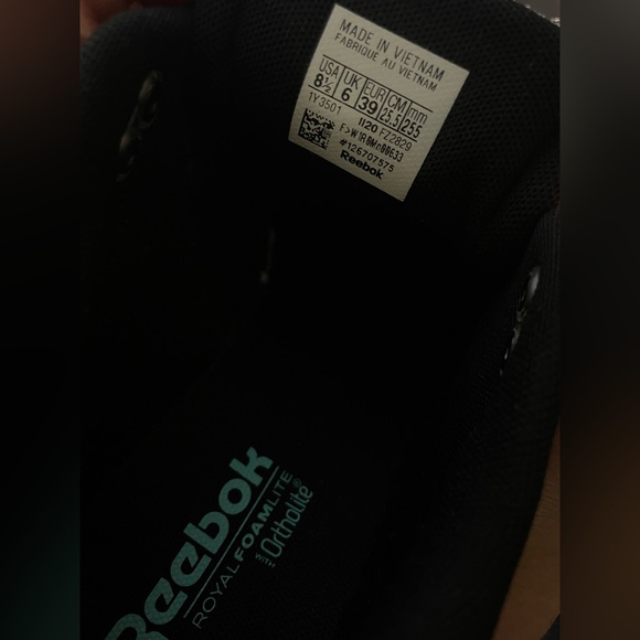 Reebok - Picture 5 of 5